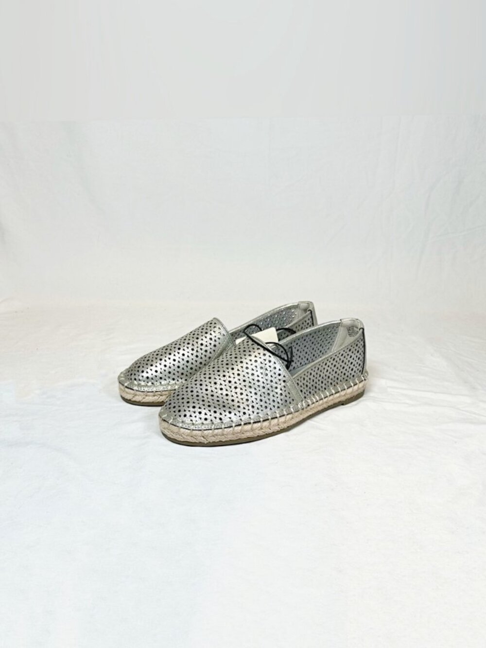 a.n.a Metallic Silver Leather Oakland Memory Foam Woven Espadrilles~6.5~New